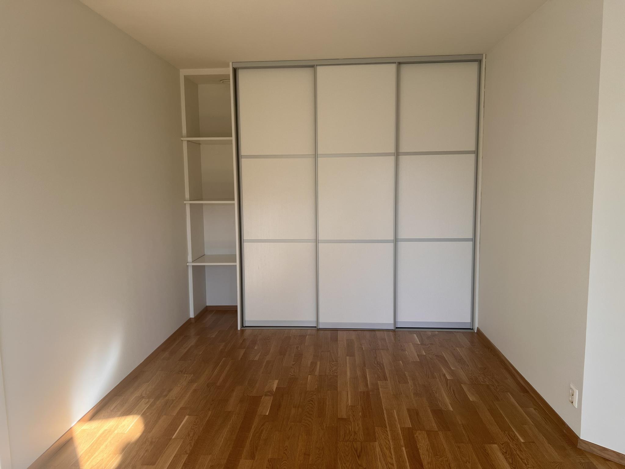 Soverom med integrert HTH-garderobe